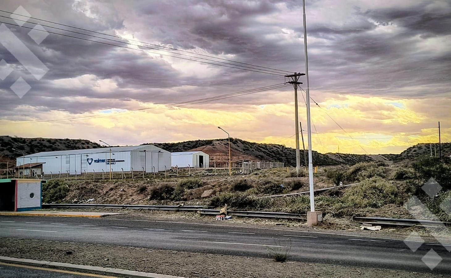 Foto de Alquiler Galpon ( Estrenar) 600 mts Ruta 7 Ex Peaje Centenario Neuquen, imagen 2