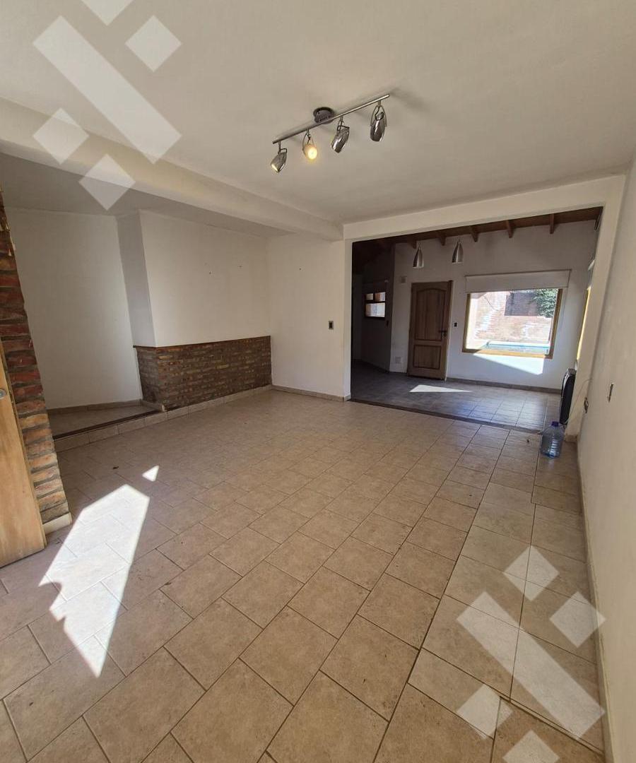 Foto de En Venta | Casa de 3 Dormitorios | Barrio La Herradura | Plottier, imagen 4