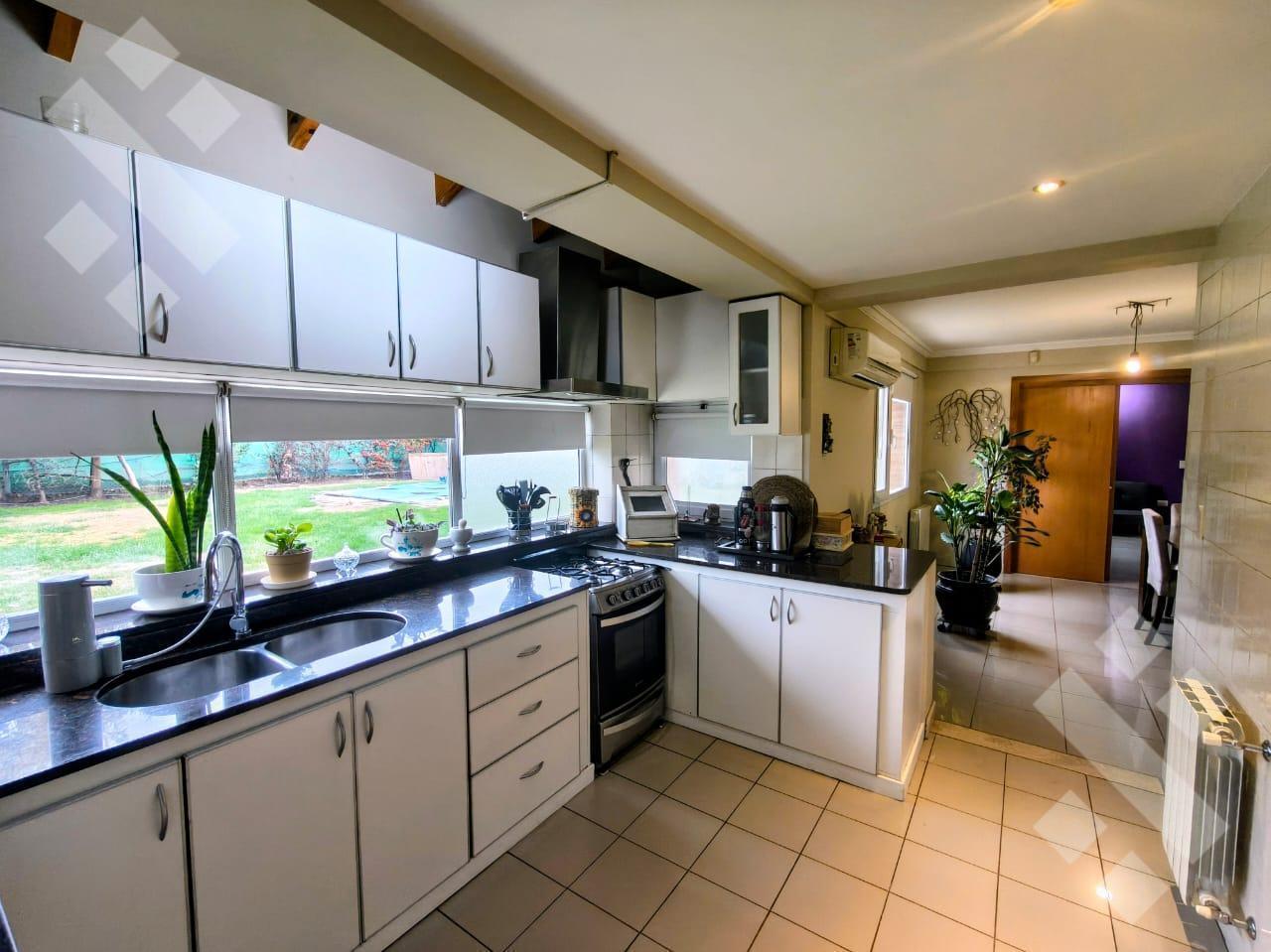 Foto de Venta casa 4 dorm. Barrio Privado Los Olivos, Centenario, Neuquen, imagen 1