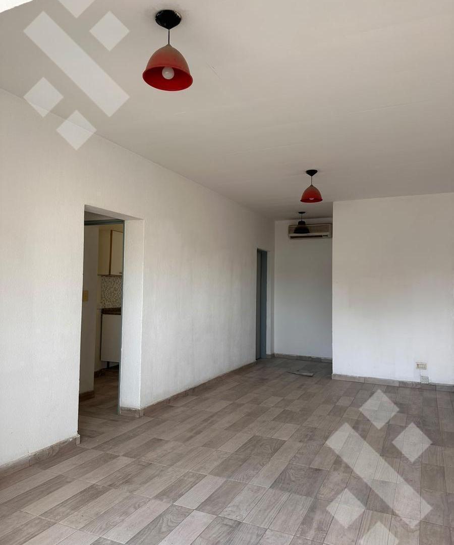 Foto de Venta Departamento 2 dorm. Av. Olascoaga y Chile. Neuquen Capital, imagen 1