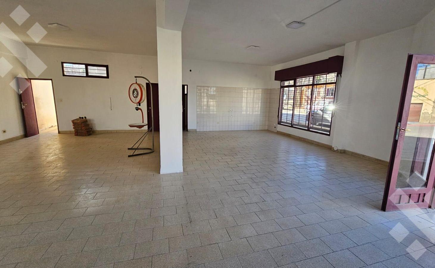 Foto de Alquiler - Local Comercial Esquina, imagen 2