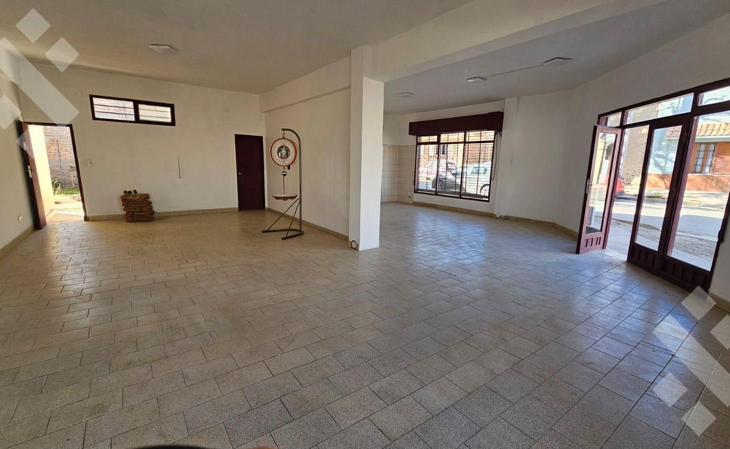 Foto de Alquiler - Local Comercial Esquina, imagen 4