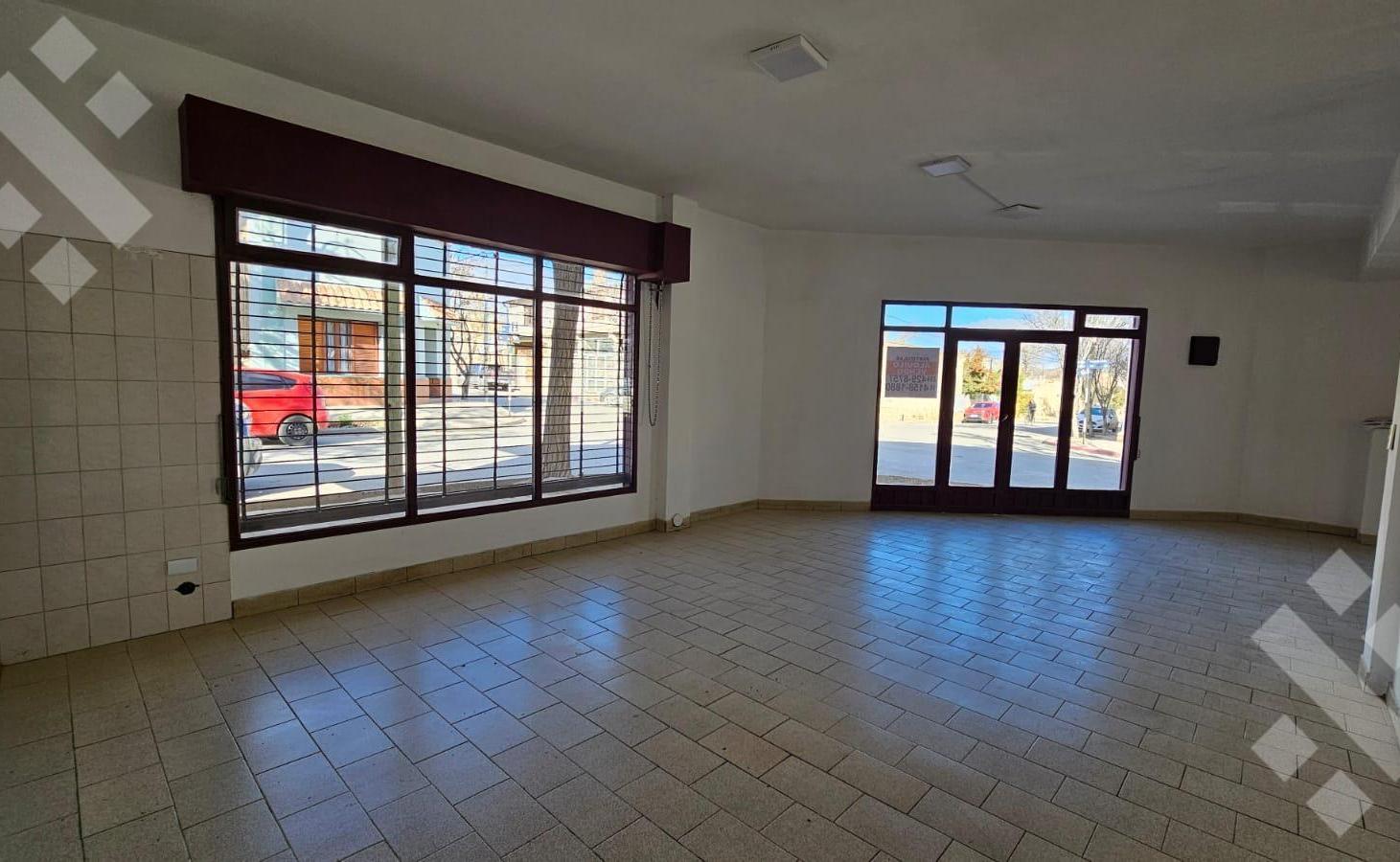 Foto de Alquiler - Local Comercial Esquina, imagen 1