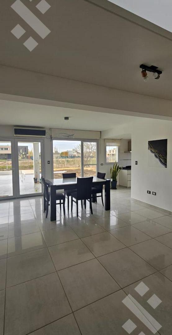Foto de Alquiler CASA - Barrio El Vergel, imagen 2