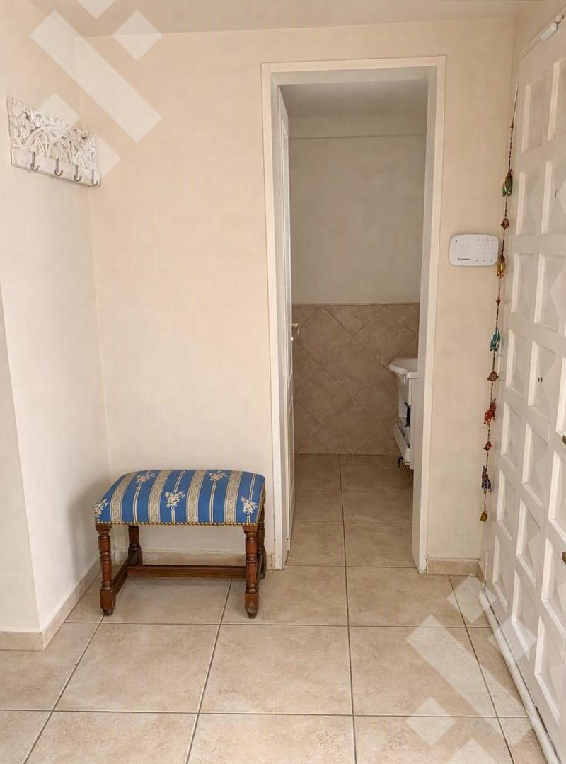 Foto de VENTA - CASA 3 DORM- APTA DESARROLLO - NEUQUEN- CENTRO, imagen 1