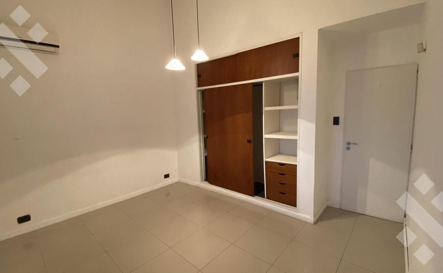 Foto de VENTA Casa 3 Dormitorios con Quincho B° Jardines del Rey - Apto Crédito, imagen 3