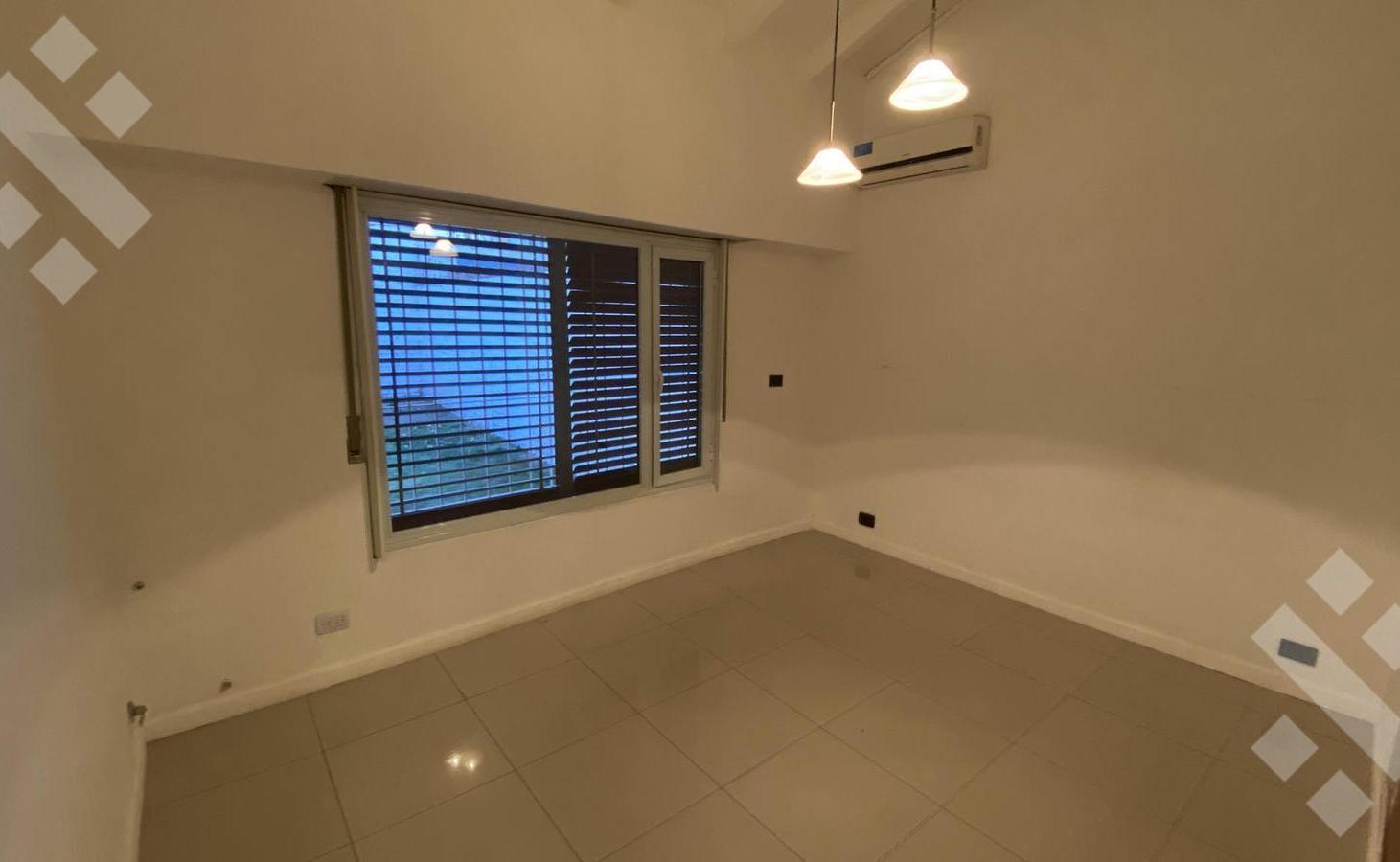 Foto de VENTA Casa 3 Dormitorios con Quincho B° Jardines del Rey - Apto Crédito, imagen 5