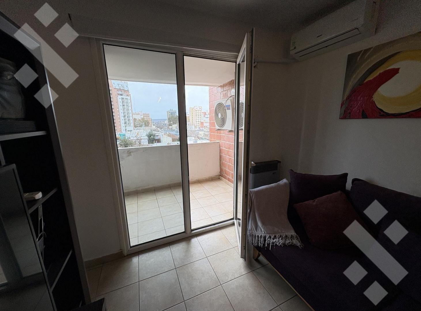 Foto de Alquiler Dpto. 1 dorm. c/cochera,amoblado, excelente ubicación, imagen 2