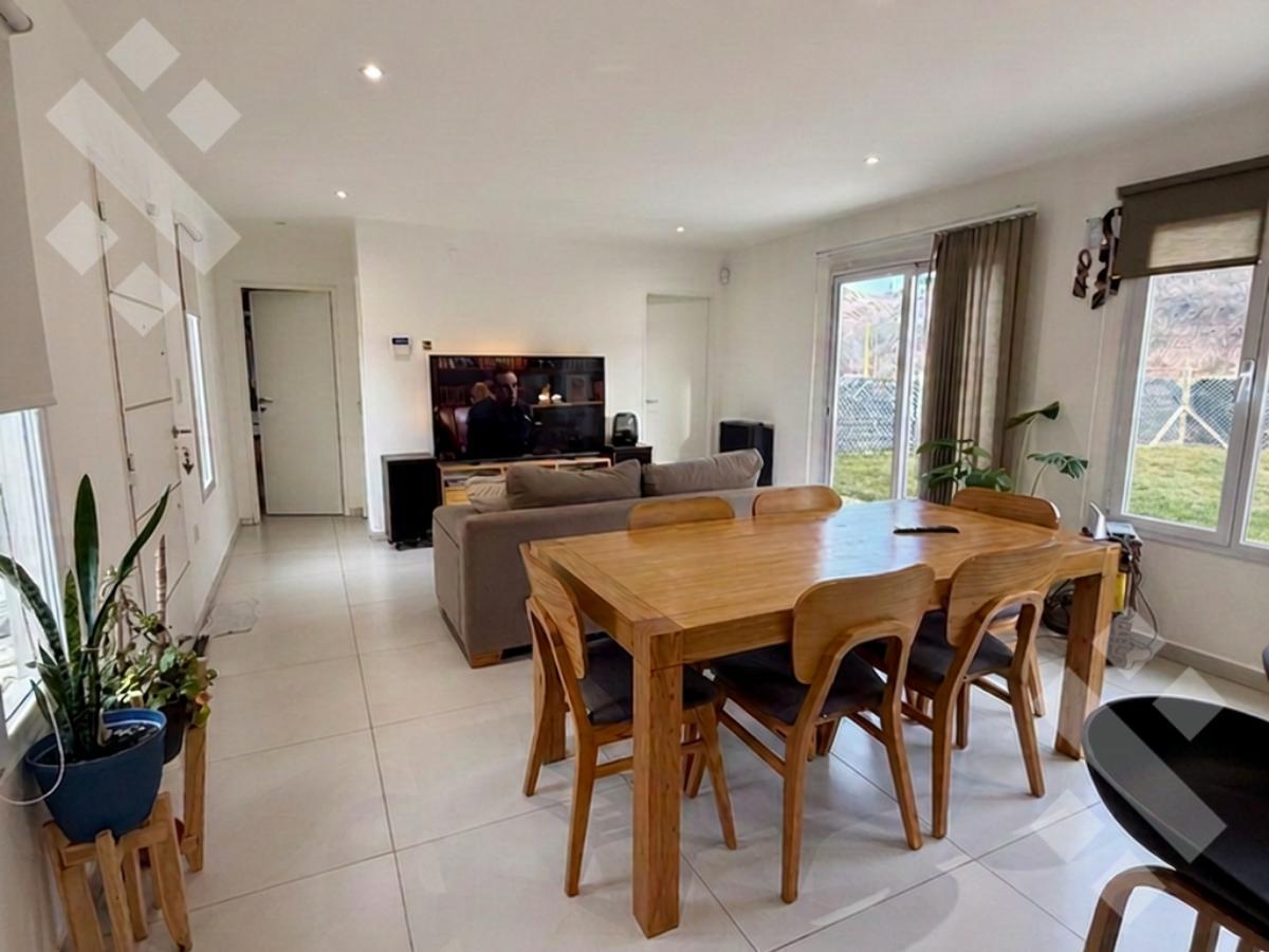 Foto de VENTA CASA 2 Dorm, B° Prima Terra - Centenario, imagen 4