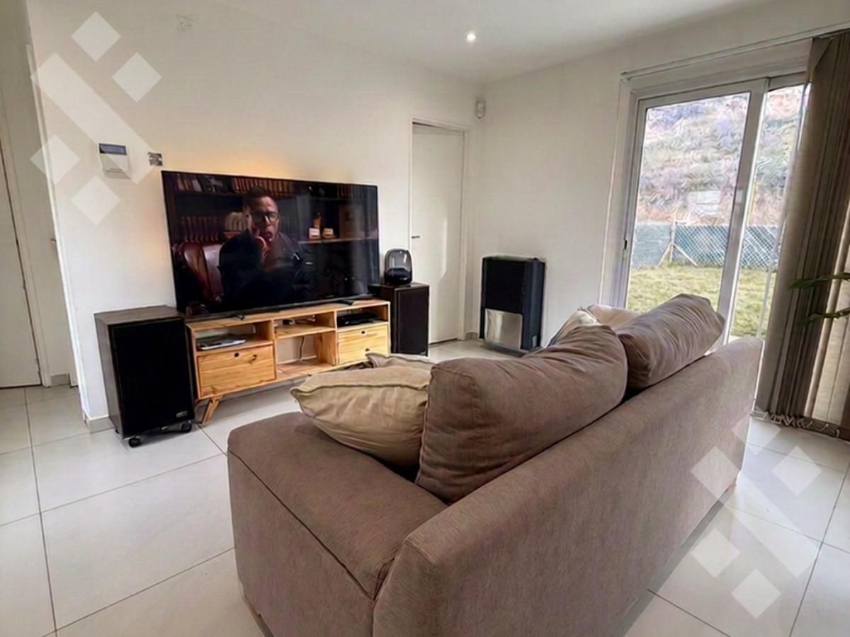 Foto de VENTA CASA 2 Dorm, B° Prima Terra - Centenario, imagen 3