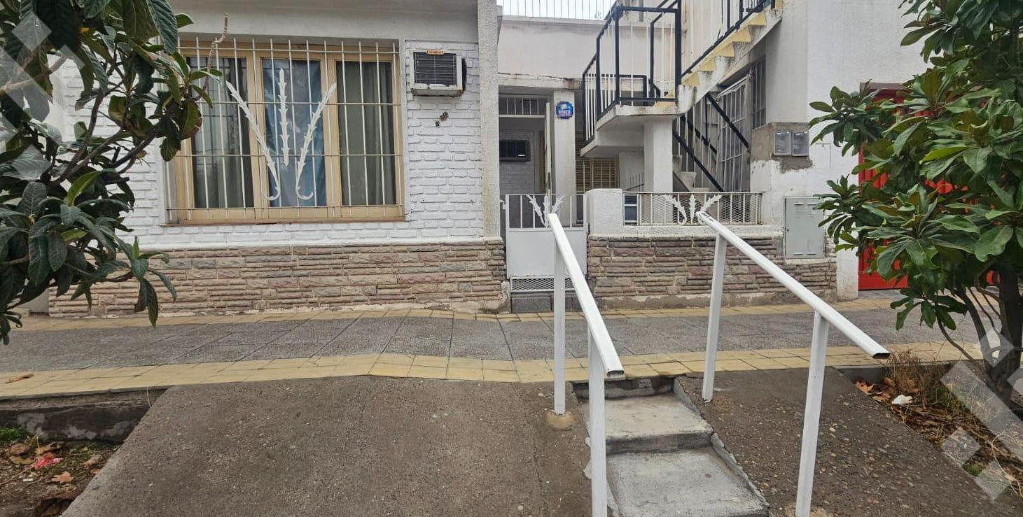 Foto de Alquiler Comercial - Calle Alderete 326 - Neuquén Capital, imagen 3