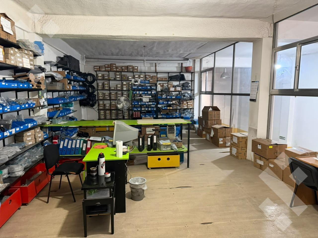 Foto de En Alquiler | Galpón con Oficinas | Angel Edelman 162 | Neuquén, imagen 3