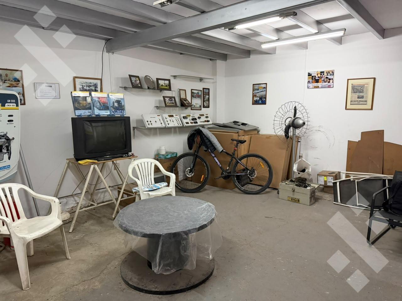 Foto de En Alquiler | Galpón con Oficinas | Angel Edelman 162 | Neuquén, imagen 4