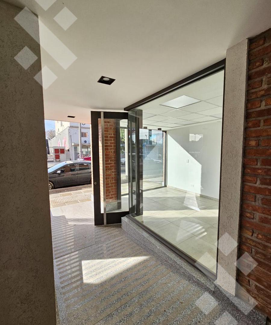 Foto de En Alquiler | Local Comercial | Neuquén Capital, imagen 2