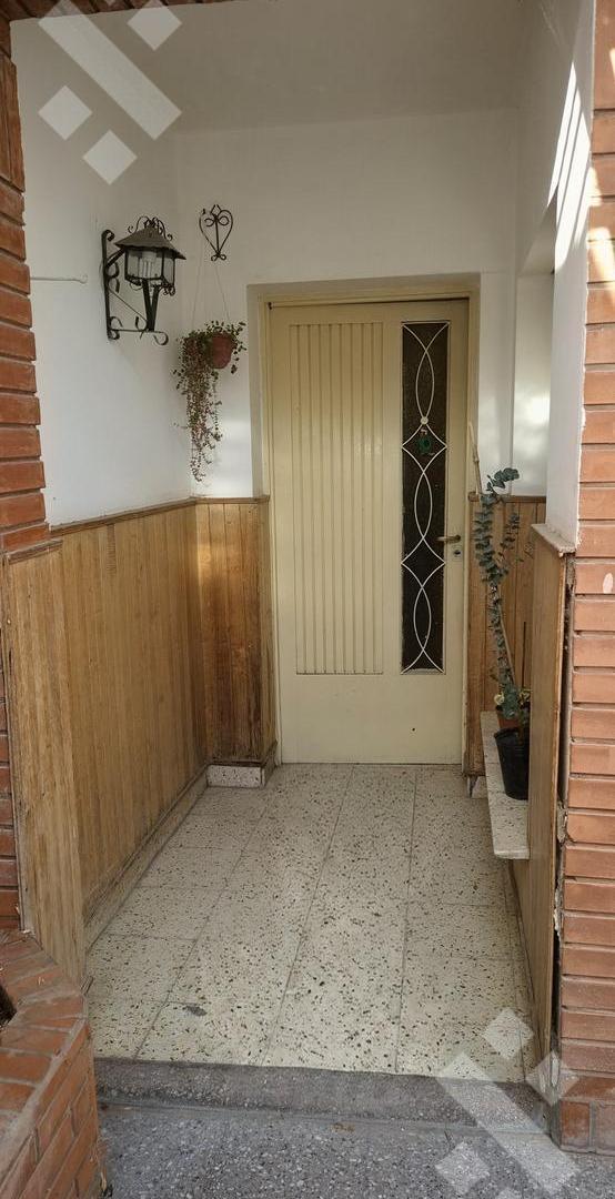 Foto de CASA EN VENTA 3 DORM CON LOCAL | Tucumán 400 – B° Santa Rosa |, imagen 1