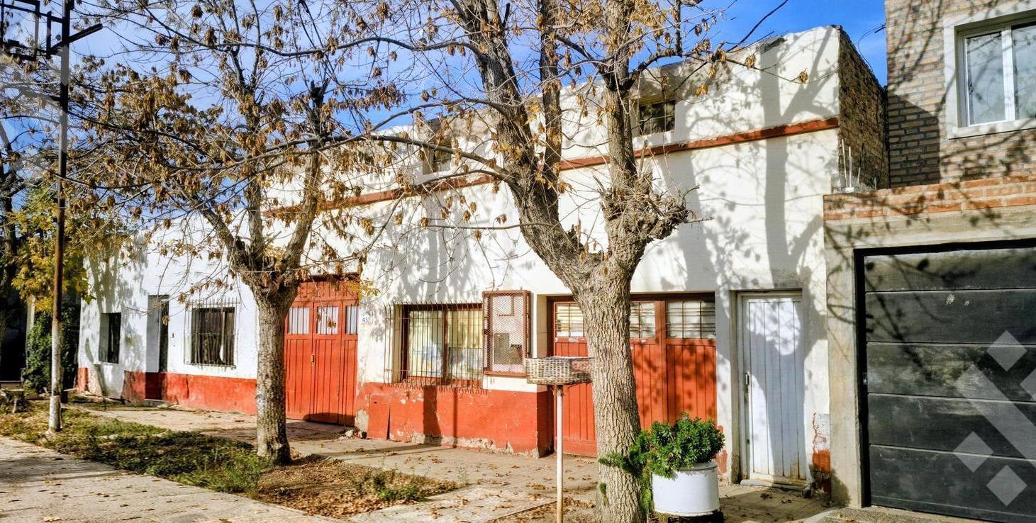 Foto de CASA EN VENTA 3 DORM CON LOCAL | Tucumán 400 – B° Santa Rosa |, imagen 4