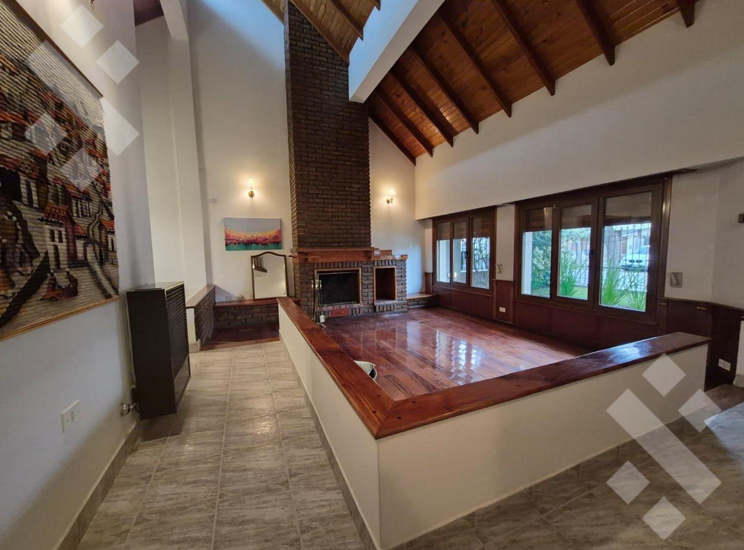 Foto de VENTA CASA 3 DORMITORIOS BARRIO FLAMINGO CIPOLLETTI, imagen 2