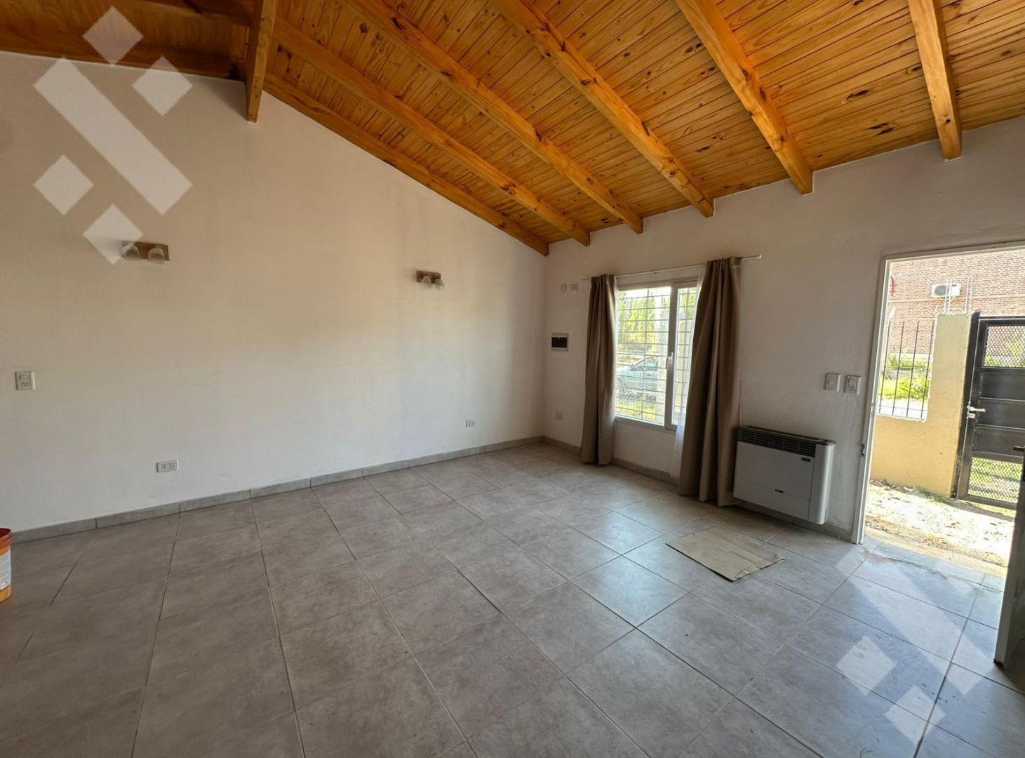 Foto de En Alquiler | Casa de 2 Dormitorios | B° Venezia | Plottier, imagen 2