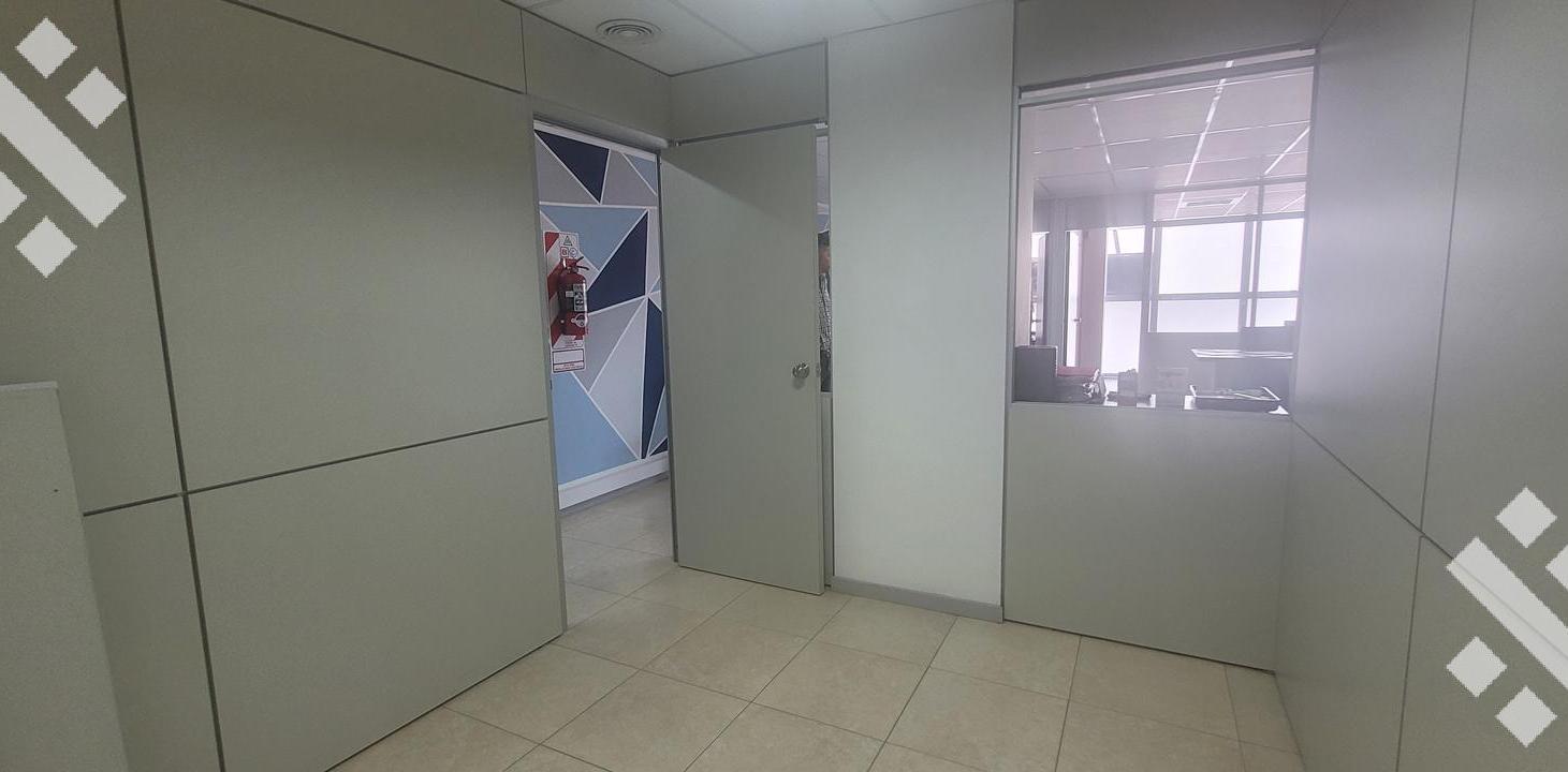 Foto de Alquiler Oficina con cochera - Leloir 451 - Neuquén Capital, imagen 3