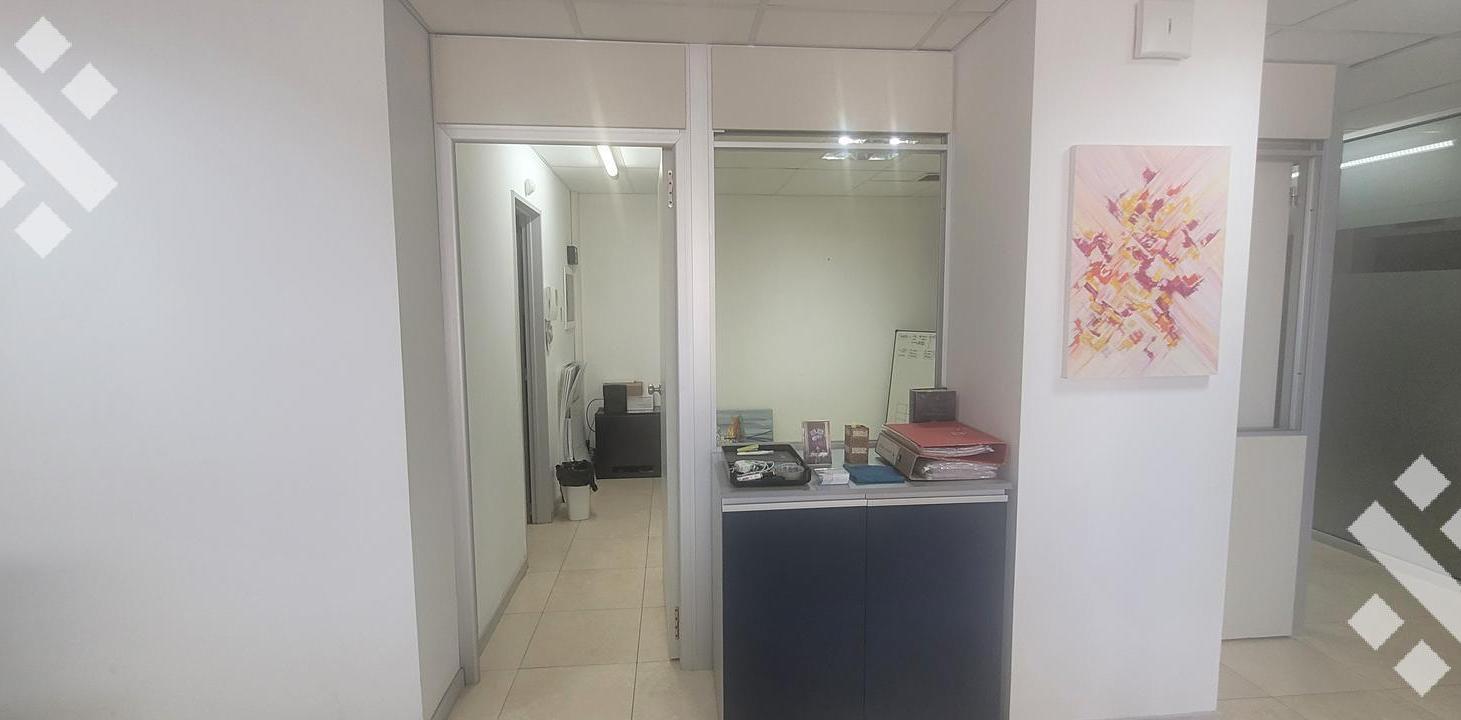 Foto de Alquiler Oficina con cochera - Leloir 451 - Neuquén Capital, imagen 4