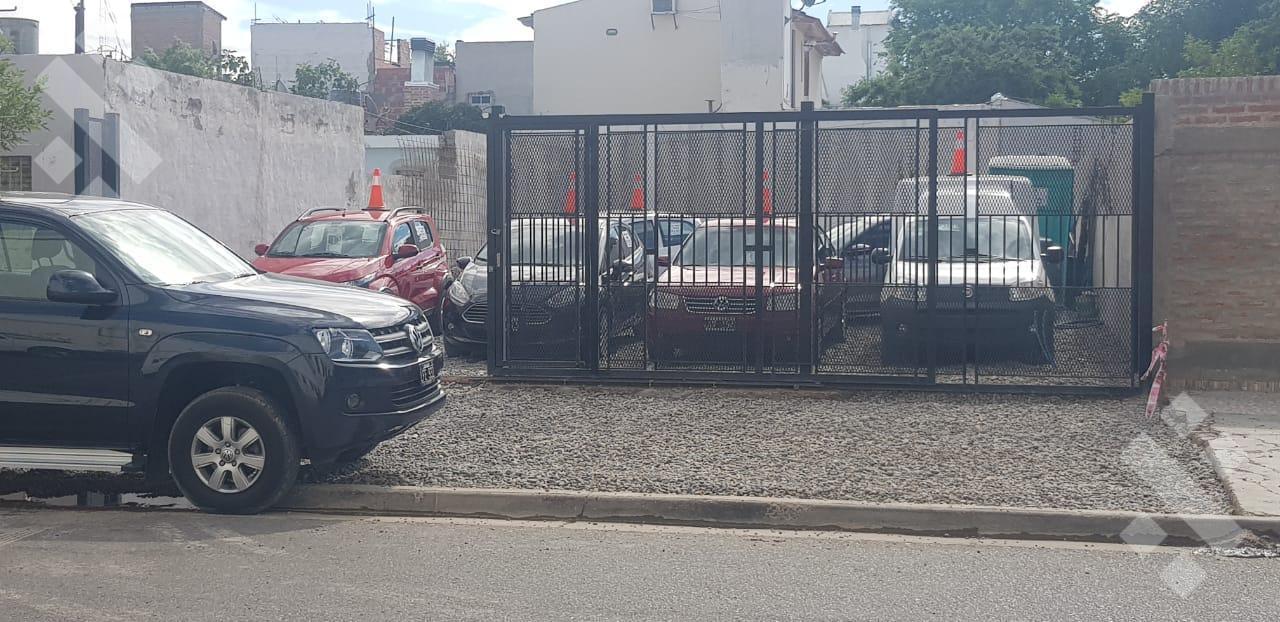 Foto de ALQUILER PREDIO CERRADO CON OFICINA Intendente Mango al 700, imagen 4