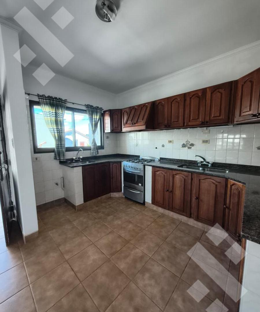 Foto de En Alquiler | Departamento de 2 Dormitorios | Zona Centro | Plottier, imagen 2