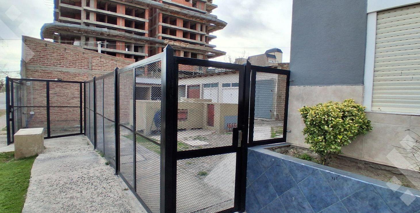 Foto de VENTA DPTO. 2 DORMI CON COCHERA - NEUQUÉN CAPITAL, imagen 2