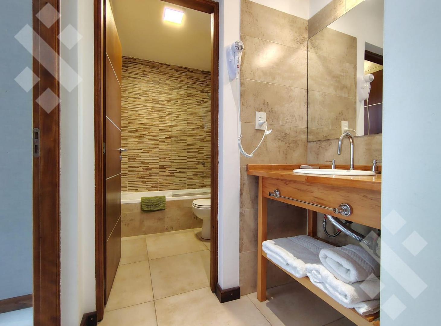 Foto de Alquiler dpto 1 dormitorio - Av San Martin 1300- Centro - San Martin de, imagen 3