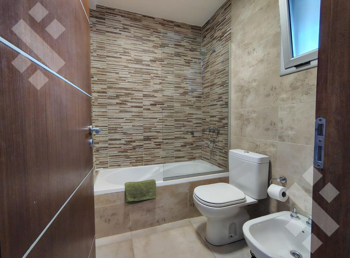 Foto de Alquiler dpto 1 dormitorio - Av San Martin 1300- Centro - San Martin de, imagen 2
