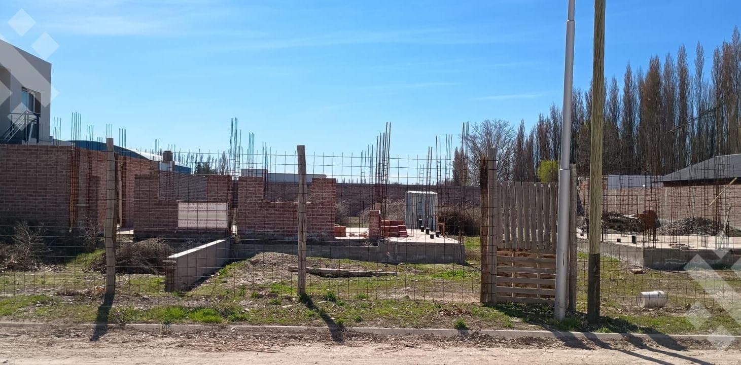 Foto de En Venta | Lote de 675 m2 | Con Avance de Obra | El Floreal | Plottier, imagen 1