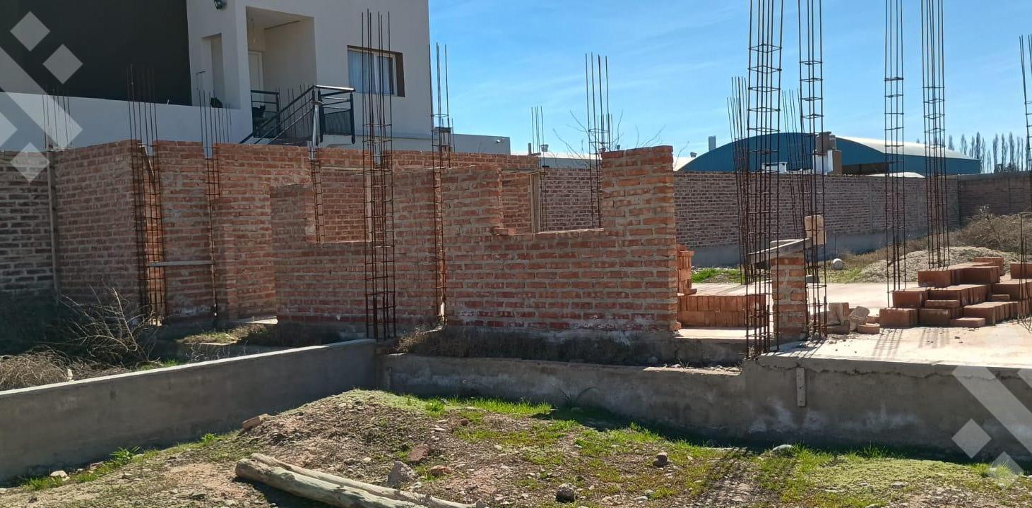 Foto de En Venta | Lote con Avance de Obra | El Floreal | Plottier, imagen 1