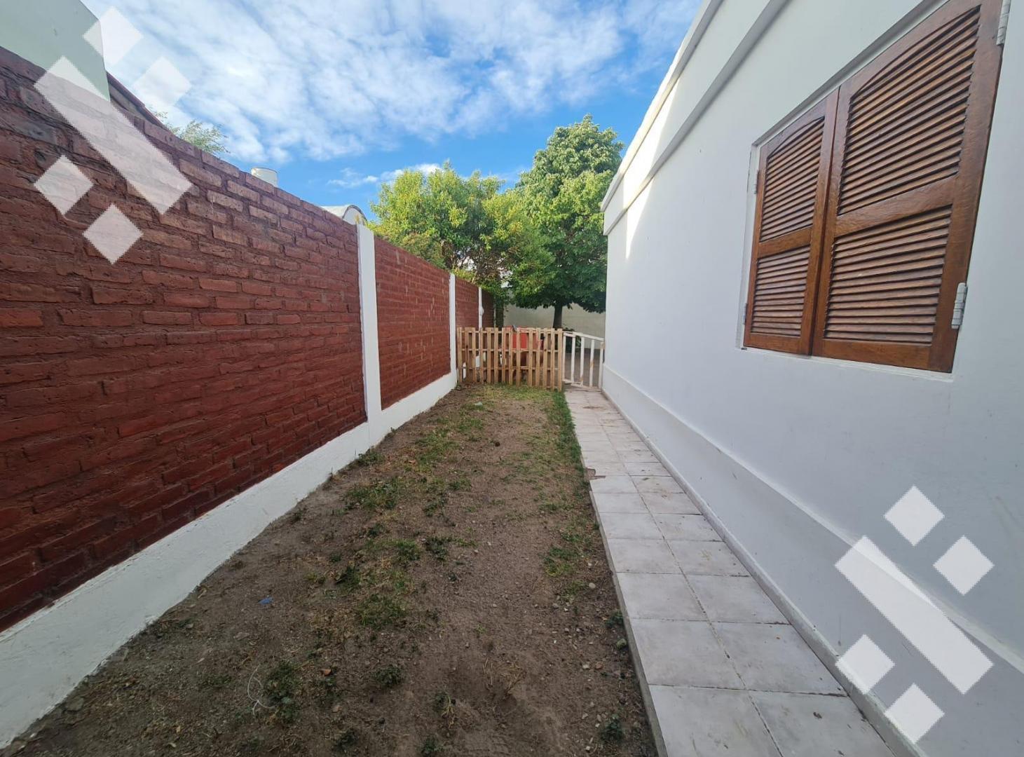 Foto de Alquiler Casa 3 dormitorios - Formosa al 1300 - Bº Santa Genoveva, imagen 3
