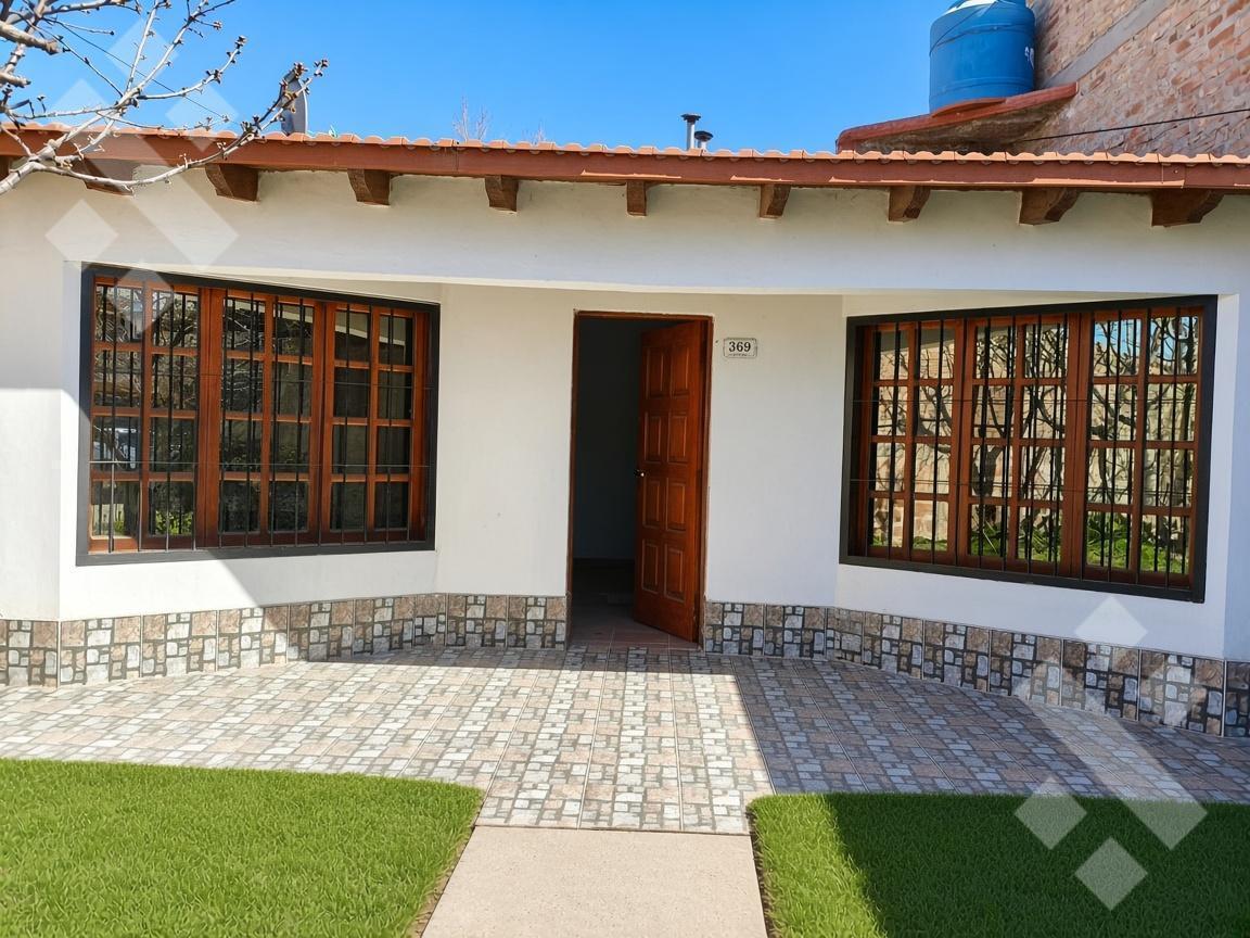 Foto de En Venta | Casa de 3 Dormitorios | Barrio Los Aromos | Plottier, imagen 1