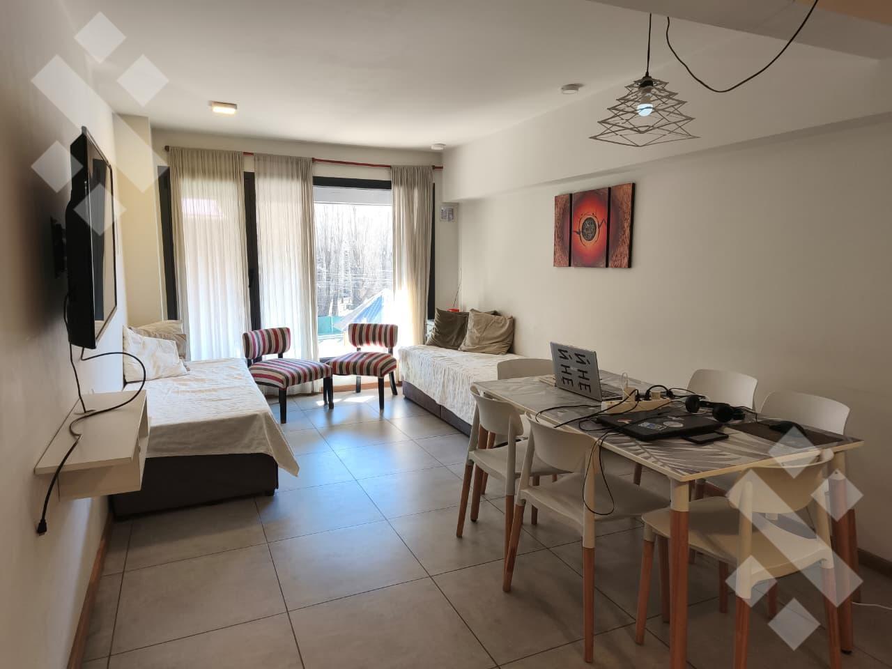 Foto de VENTA DEPARTAMENTO CON 2 COCHERAS - CASCO CENTRICO - SAN MARTIN DE LOS, imagen 5