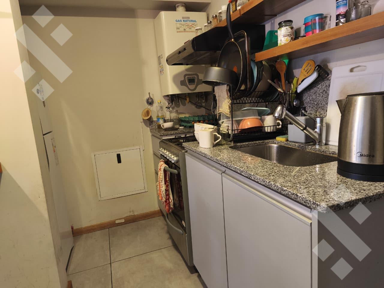 Foto de VENTA DEPARTAMENTO CON 2 COCHERAS - CASCO CENTRICO - SAN MARTIN DE LOS, imagen 2