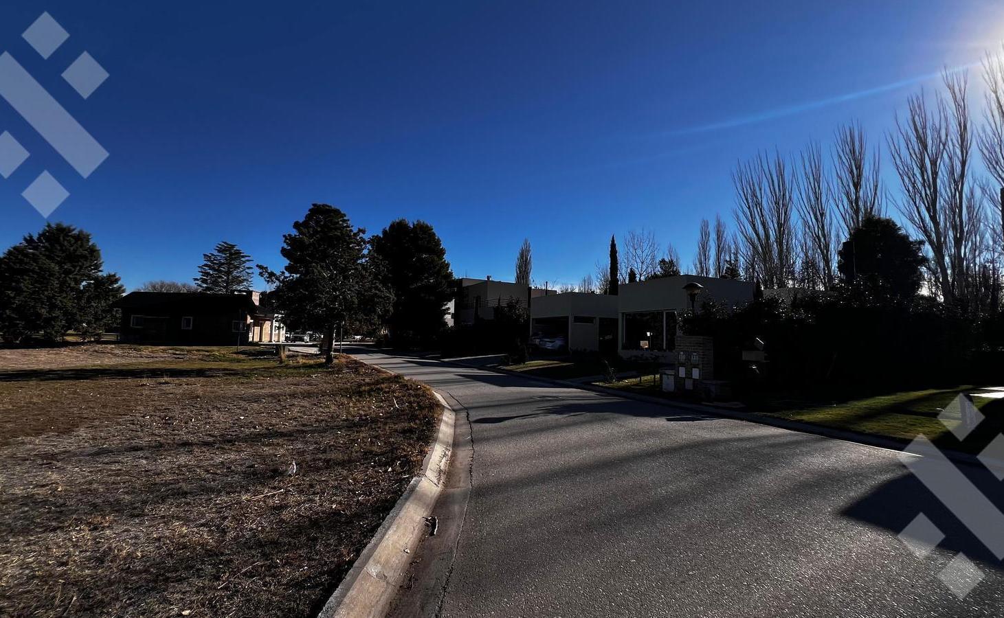 Foto de En venta | Terreno en Barrio Comahue Golf Club | Neuquén Capital, imagen 2