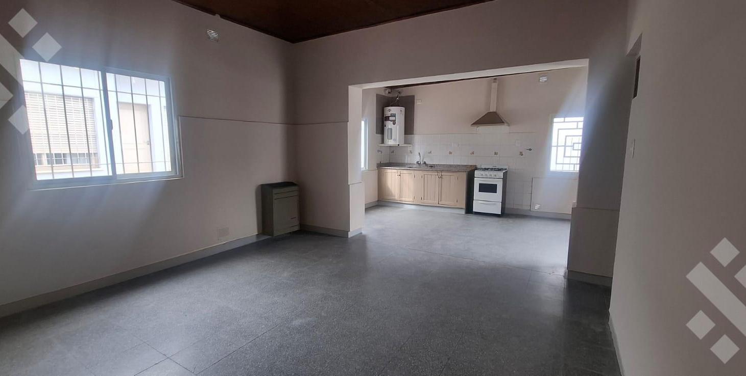 Foto de Alquiler dpto 2 dormitorio, patio con parrilla. Leguizamon al 100, imagen 3