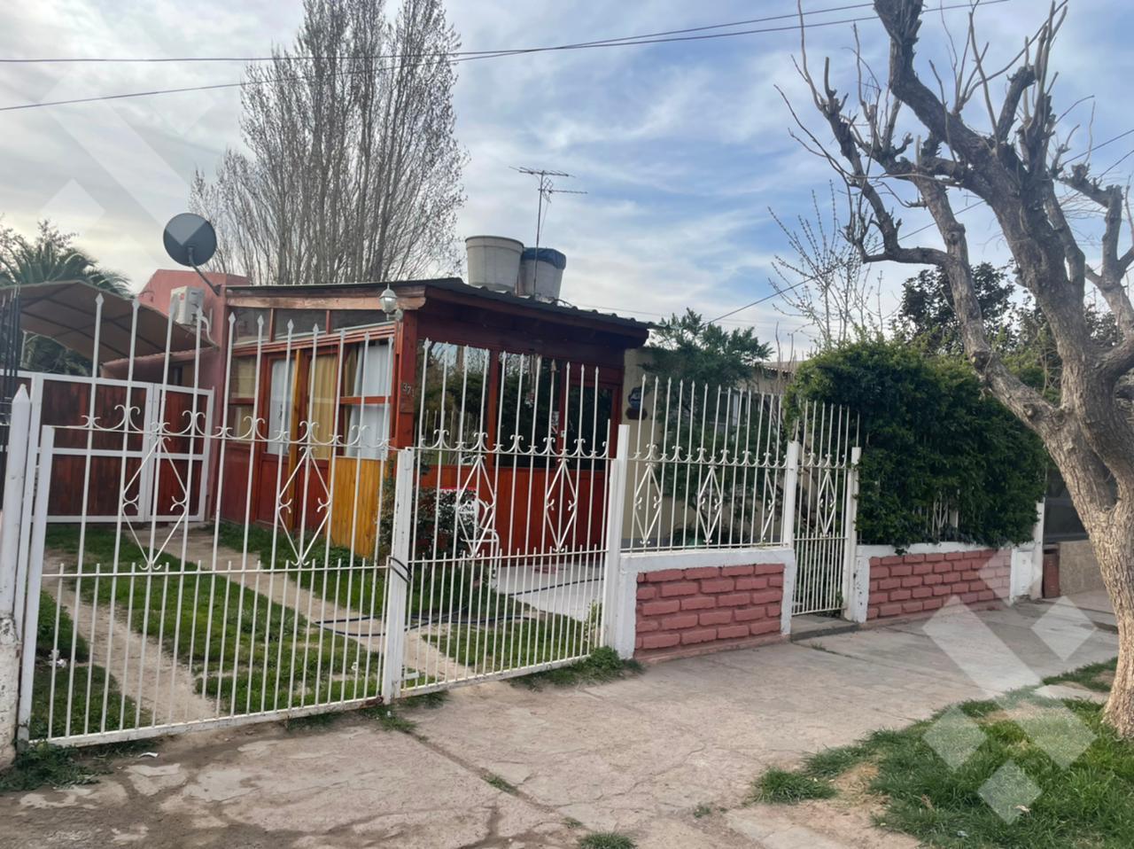 Foto de VENTA CASA 4 DORMITORIOS CENTENARIO, imagen 4