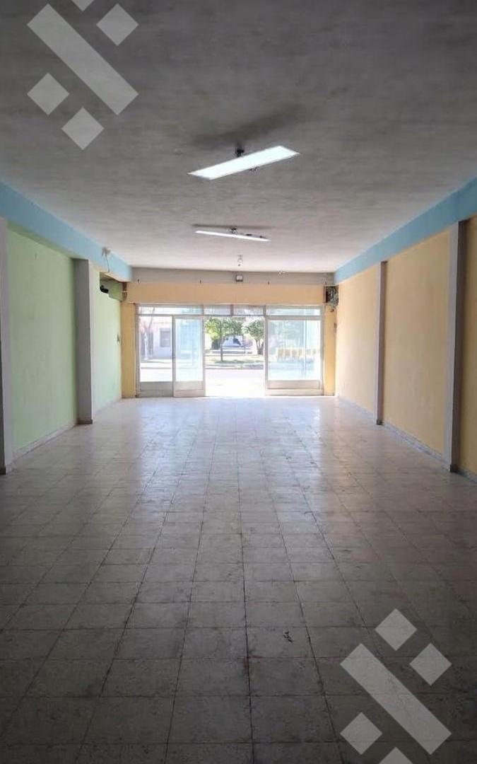 Foto de Local Comercial en Neuquen- Sobre Calle Primeros Pobadores esquina, imagen 2