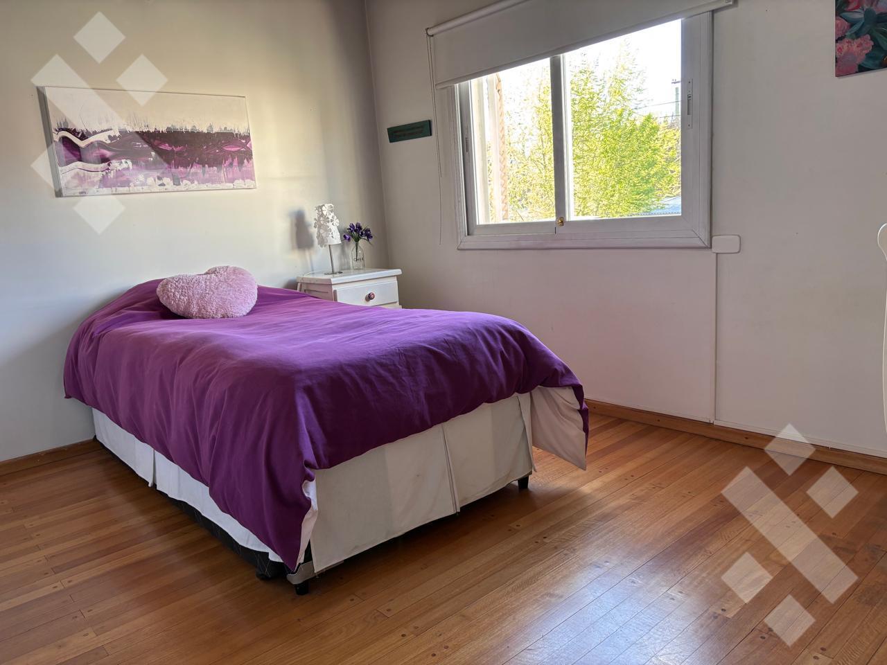 Foto de VENTA casa calle Islas Malvinas al 1000 - Neuquén -, imagen 2