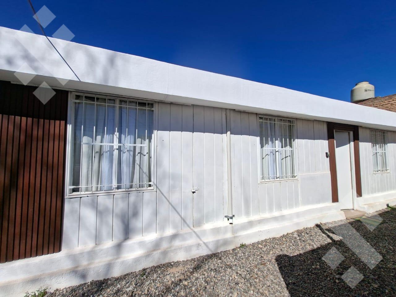 Foto de Complejo de 3 Casas en ALQUILER -CASA 2 (3 hab) - A 50m de la plaza, imagen 2