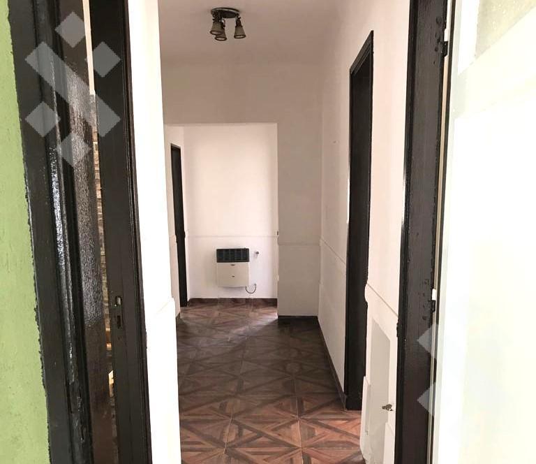 Foto de VENTA CASA DE 6 AMBIENTES, CON COCHERA, EN CAMPAMENTO 1, PLAZA HUINCUL, imagen 4