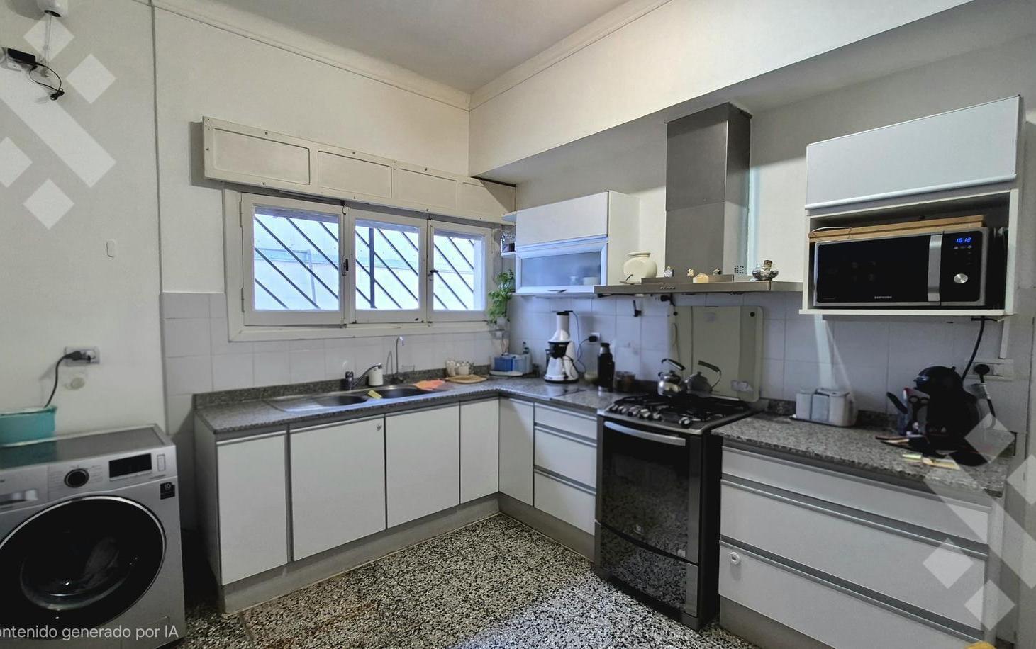 Foto de Casa en VENTA, en Plaza Huincul, 3 dormitorios, quincho, cochera y, imagen 4