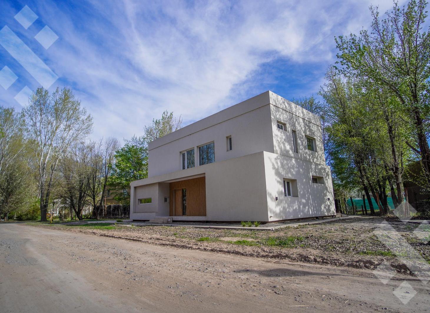 Foto de Venta Casa 4 dormitorios. B° Privado Laguna Blanca. Plottier, imagen 5