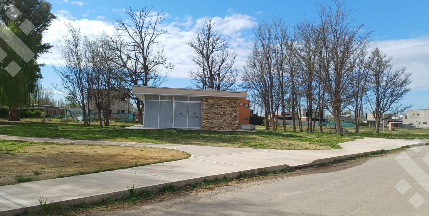 Foto de VENTA: TERRENO en B° CINCO SOLES- (Frente Plaza) - Cinco Saltos (RN), imagen 5