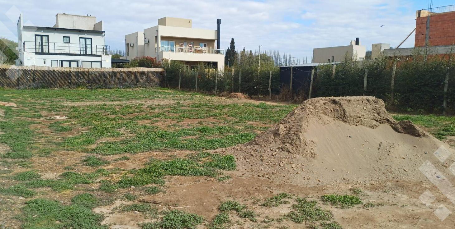 Foto de VENTA: TERRENO en B° CINCO SOLES- (Frente Plaza) - Cinco Saltos (RN), imagen 4