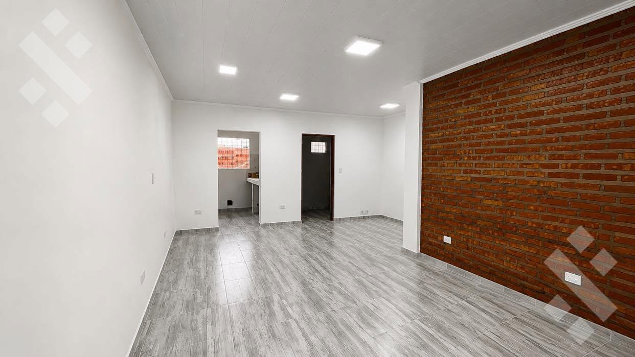 Foto de Alquiler Local Comercial calle Chocón al 1700 - Neuquén Capital, imagen 2