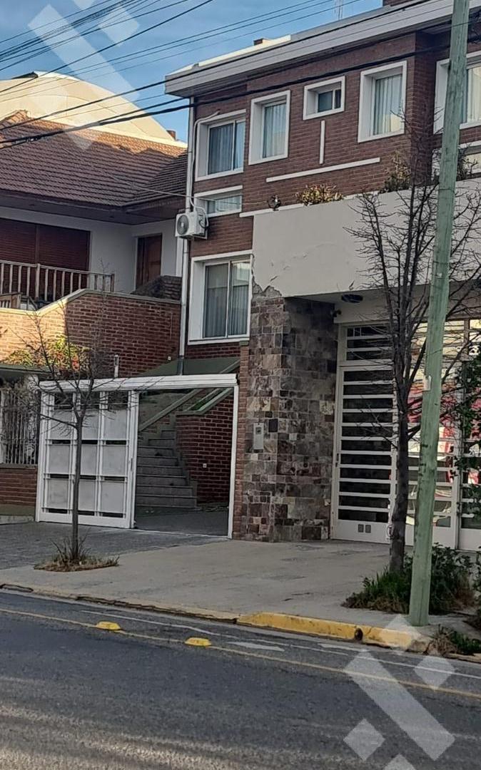 Foto de Venta Casa - Nivel Gerencial - calle Sargento Cabral al 600 - Neuquén, imagen 2