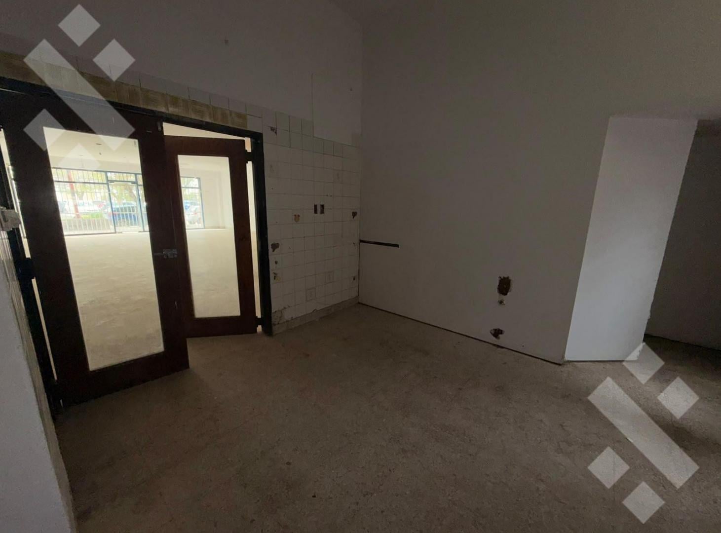 Foto de Alquiler Local Comercial - Av Olascoaga 500, imagen 2