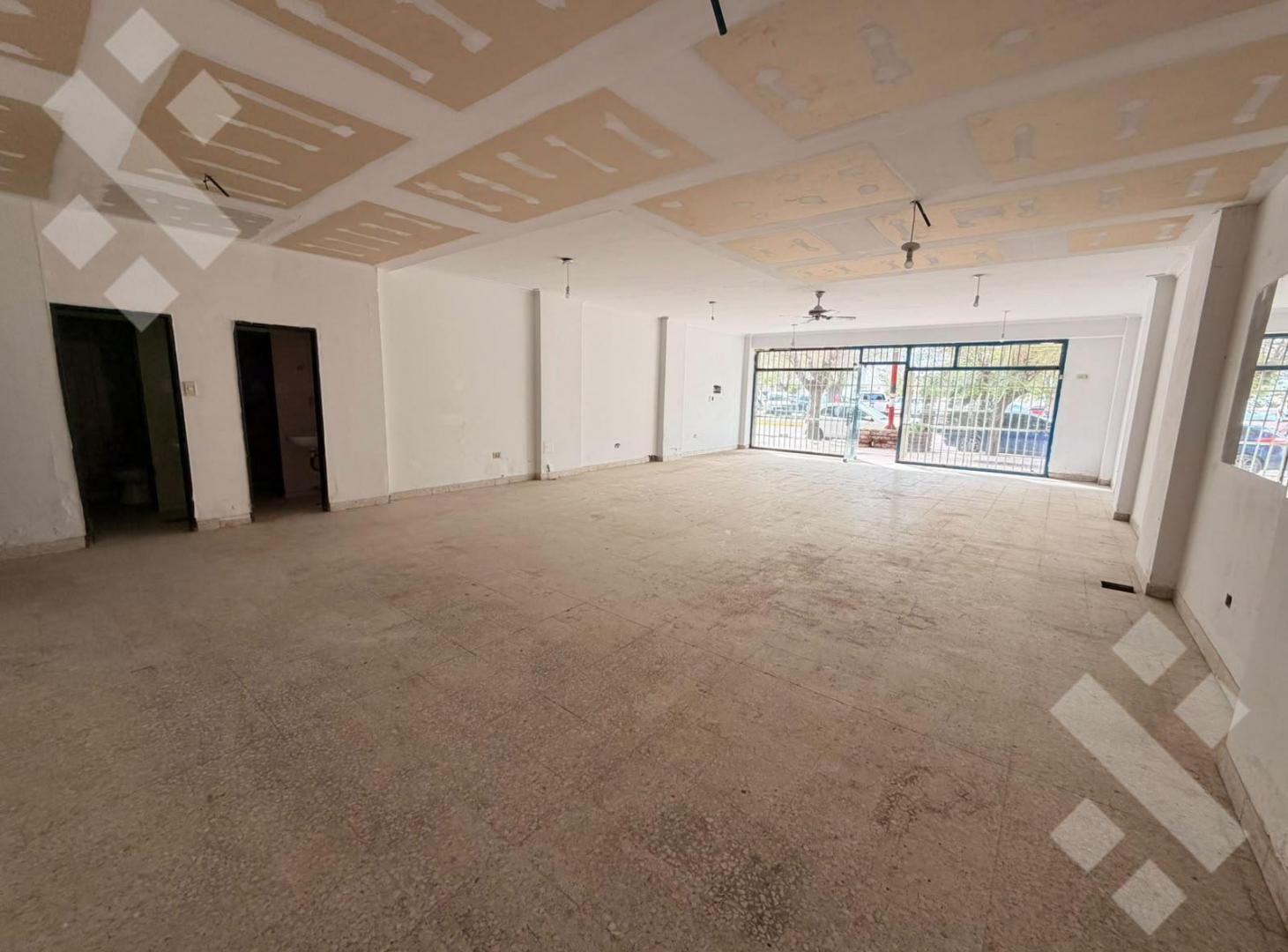Foto de Alquiler Local Comercial - Av Olascoaga 500, imagen 1